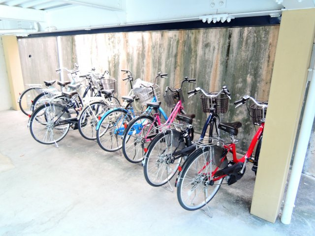 サングレード高槻の駐車場