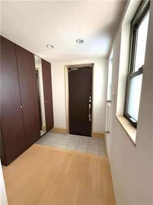 【玄関】 | ふじみ野市大原２丁目戸建 | ゆったりとした玄関です