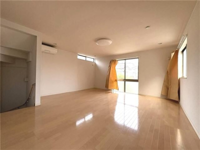 【居間・リビング】 | ふじみ野市大原２丁目戸建 | 使いやすい居間です