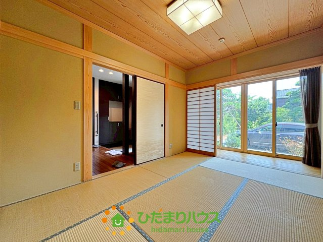 加須市大越　中古一戸建ての和室|1階　6帖の和室となります！