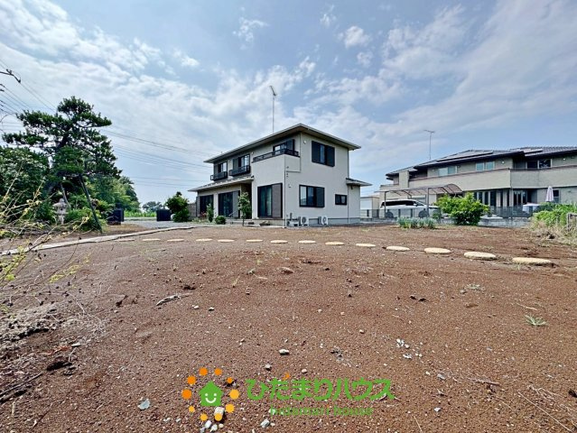 加須市大越　中古一戸建ての庭|1000㎡の広大な敷地です！！