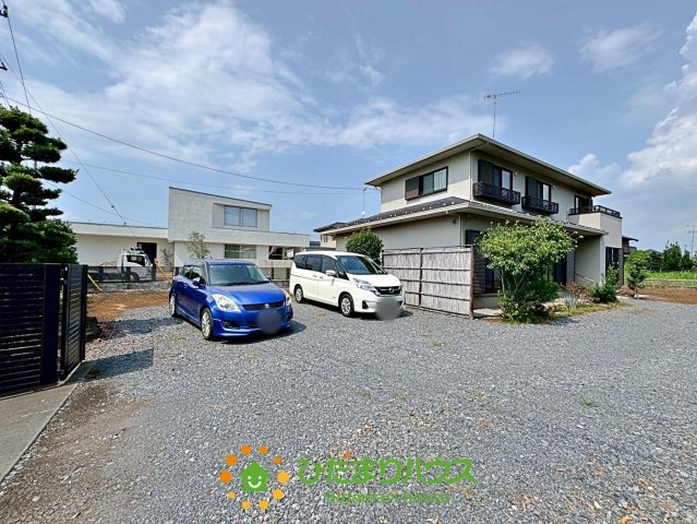 加須市大越　中古一戸建ての駐車場|4台以上駐車可能！！！