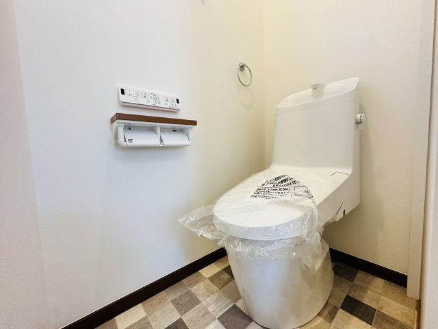 茅ケ崎白浜町　新築戸建てのトイレ