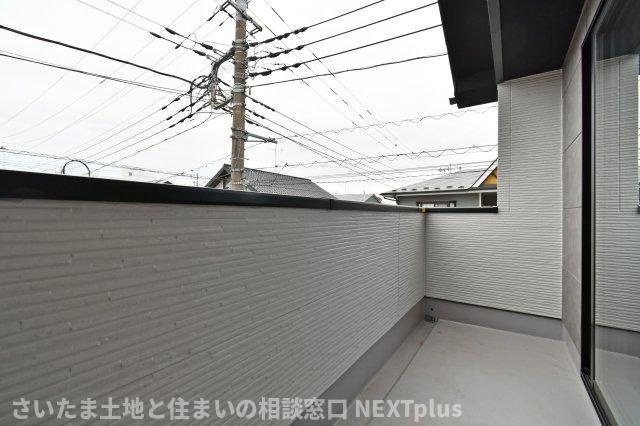 久喜市本町10期全3棟　2号棟のバルコニー|『物件を今日見てみたい』といった当日のご案内、同条件などの物件、他社様掲載物件もご紹介可能！一日でまとめて内覧したい方、ぜひ当社までお問い合わせ下さい。スタッフ一同皆様のご連絡お待ちしております！