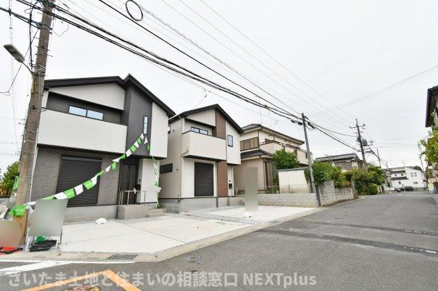 久喜市本町10期全3棟　2号棟の前面道路含む現地写真|難しいイメージの住宅ローンは経験スタッフが丁寧にお手伝いしますのでご安心下さい。「家を買って終わり」ではなく、「買ってからがスタート」と考え、一人ひとりにあった資金計画やプランをご提案致します！