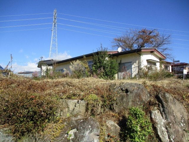 茅野市玉川小泉　古家・畑付き土地の外観