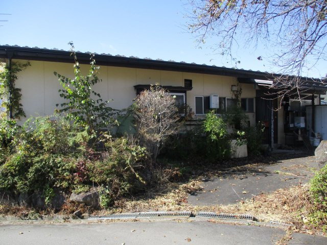 茅野市玉川小泉　古家・畑付き土地の外観|解体予定の建物です