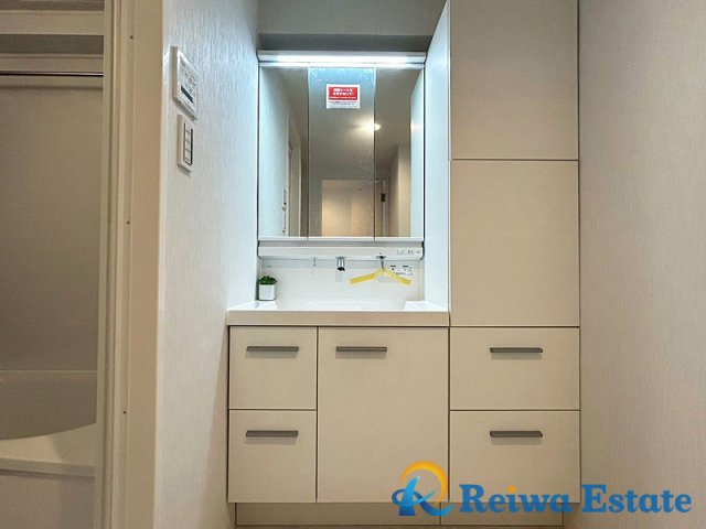 ダイアパレス・エクシード茅ヶ崎の独立洗面台