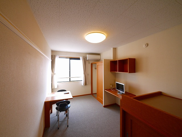 レオパレスグランディールの洋室|ゆったりした洋室です