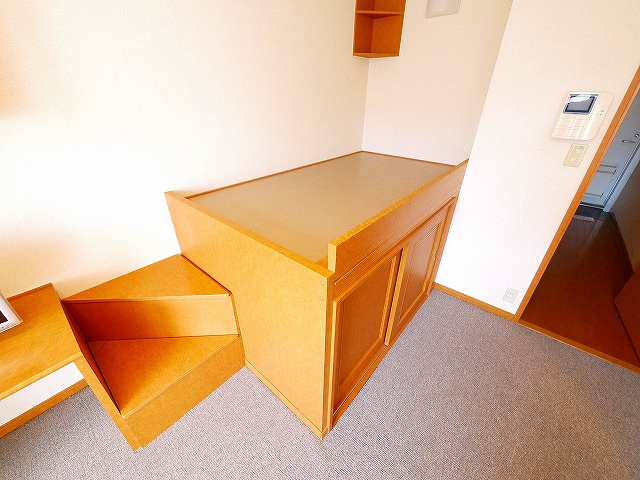 レオパレスグランディールの設備|ベッドが付いています