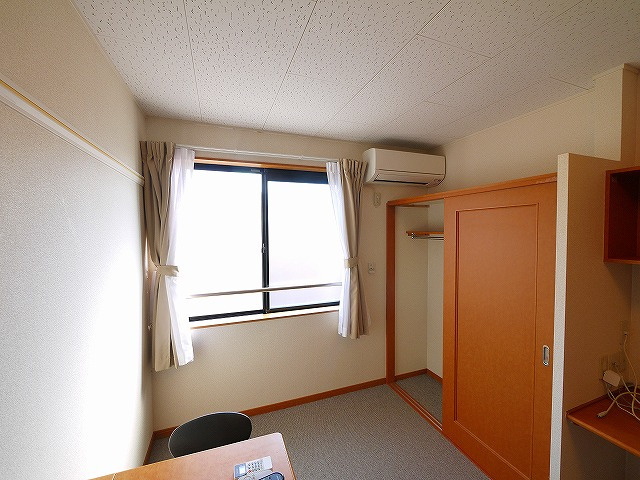 レオパレスグランディールの洋室|きれいな洋室です