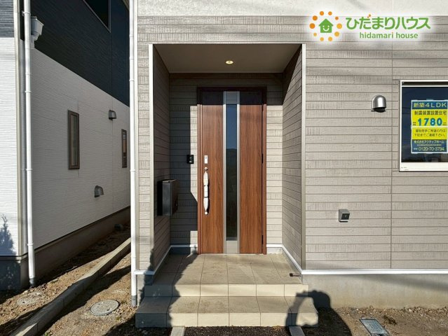 深谷市武蔵野第2　新築一戸建て　クレイドルガーデン　02の玄関
