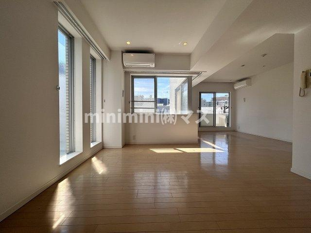 ル・ソレイユの居間・リビング|※別号室参考写真