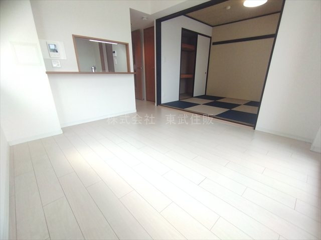 【居間・リビング】 | ベルポート朝霞弐番館 | ゆったり過ごせるリビングです