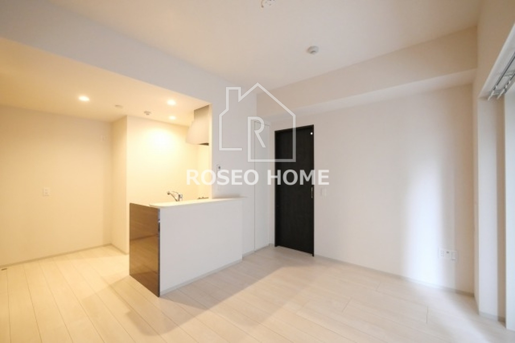 GRAND VILLASSE 福島の居間・リビング|同マンション別部屋：参考写真