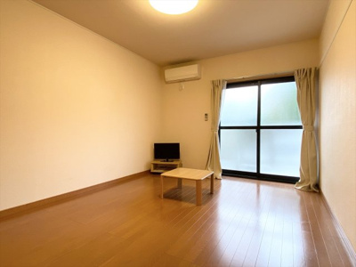 【居間・リビング】 | レオパレスオリヴィエⅡ | 画像6