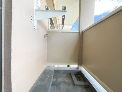 【バルコニー】 | 下板橋住宅C棟 |  （株）ゆいホームでは、ご購入・ご売却・住宅ローンなどのあらゆるご相談にお応えします。 もちろん相談は無料です！まずはお気軽にお電話下さい。