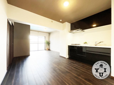 【居間・リビング】 | 下板橋住宅C棟 | 令和7年5月リフォーム済み！気になる水回りも新調（システムキッチン・ユニットバス・トイレ・洗面台）
最上階につき陽当り・風通し良好です。