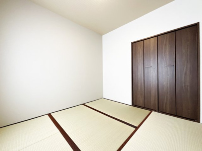 【和室】 | 下板橋住宅C棟 | 押入れが完備されているのでお部屋を広く使用できます。