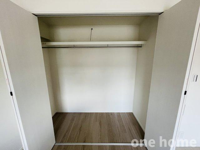 ベル・アーバニティ東淀川の収納|◆洋室約7.0帖 収納です！ハンガーパイプ×枕棚付きのクローゼットでしっかり収納ができます！
◆【即日内覧会開催中】土日はもちろん！平日の仕事終わりの内覧も可能です！