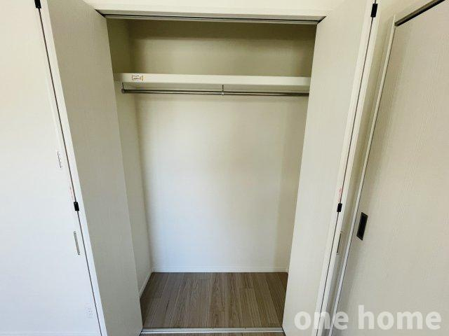ベル・アーバニティ東淀川の収納|◆洋室約4.5帖 収納です！こちらのお部屋もハンガーパイプ×枕棚付きのクローゼットでしっかり収納ができます！