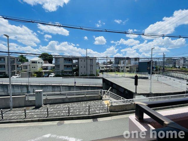 ベル・アーバニティ東淀川の展望|◆南側バルコニーからの眺望です！2階部分ですが、高い建物がなく、開放感があります！
