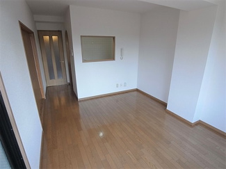 【居間・リビング】 | 広々と使える間取り