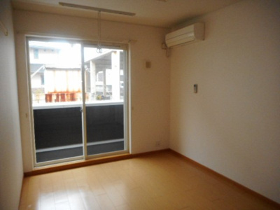 【居間・リビング】 | アヴニール　Ⅰ | 明るい色調の室内です