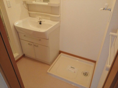 【洗面所】 | アヴニール　Ⅰ | 広い洗面スペース