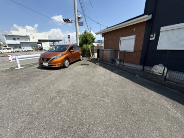 エイトピロティの駐車場
