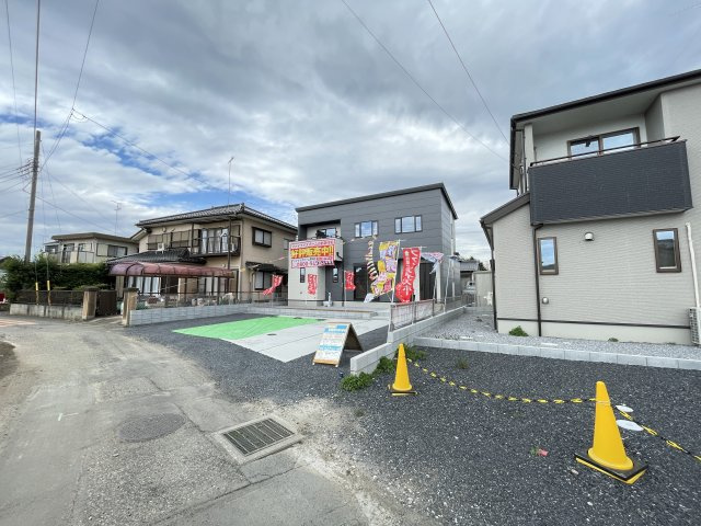館林市尾曳町　Kダンパー　全4区画の前面道路含む現地写真