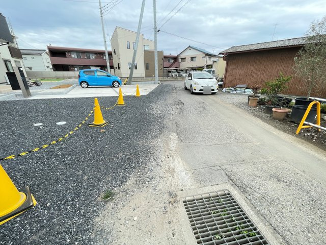 館林市尾曳町　Kダンパー　全4区画の前面道路含む現地写真