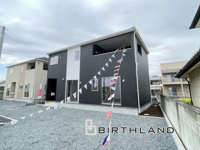 新築戸建・新築建売　大泉町古海第10　制振装置SAFE365搭載　南小・南中の外観|スタイリッシュな外観が魅力的な6号棟！いつでもご案内可能です！お気軽にお問い合わせください♪