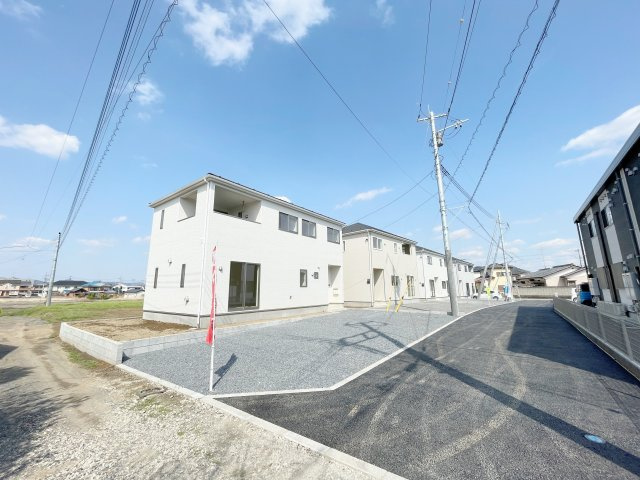 新築戸建・建売　佐野市高萩町第6　Cradle Garden　全4棟の前面道路含む現地写真