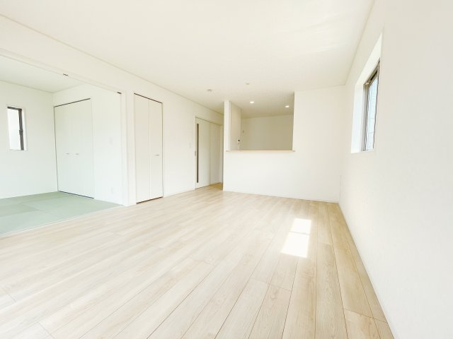 新築戸建・新築建売　桐生市境野町7丁目　制震装置「SAFE365」　境野小・境野中の居間・リビング