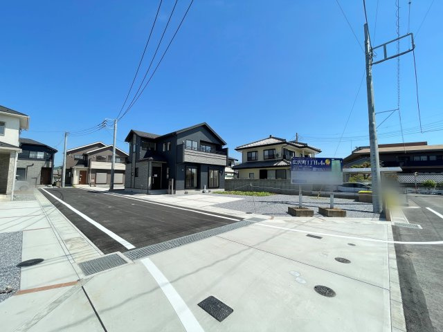 桐生市広沢町1丁目　Blooming Garden　全4棟の前面道路含む現地写真