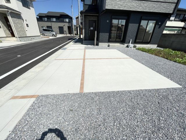 桐生市広沢町1丁目　Blooming Garden　全4棟の駐車場