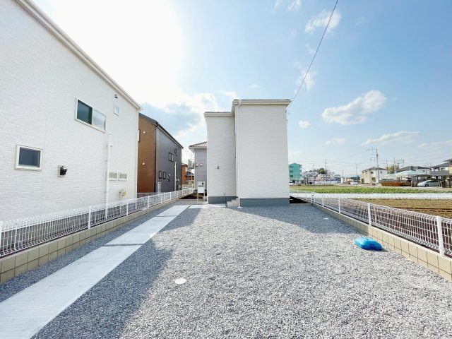 第4佐野富岡町　Livele Garden　全3棟の駐車場