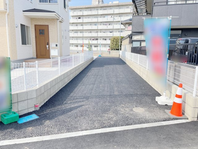 第4佐野富岡町　Livele Garden　全3棟の前面道路含む現地写真