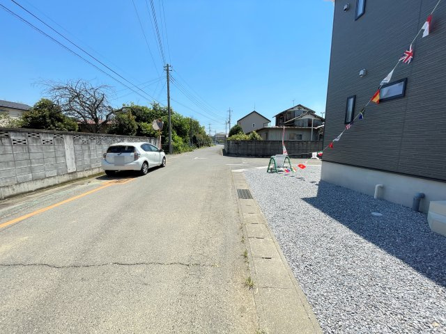 新築戸建・建売　邑楽町藤川第1　Cradle Garden　全4棟の前面道路含む現地写真
