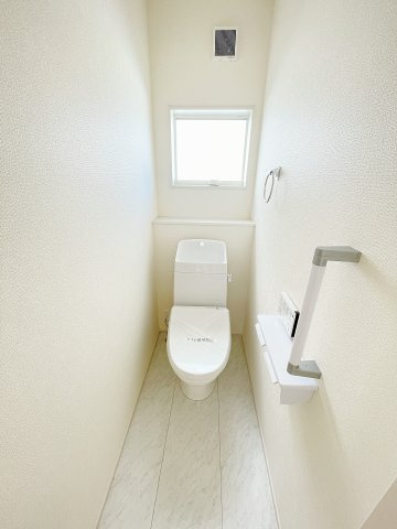 新築戸建・建売　桐生第25相生町　Livele Garden　全2棟のトイレ