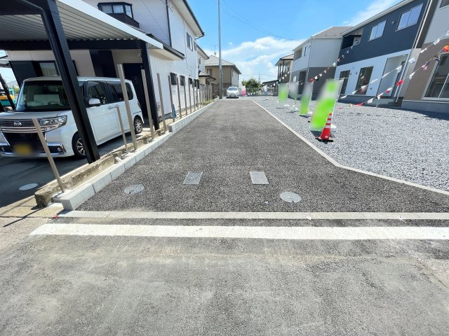 新築戸建・建売　みどり市笠懸町阿左美第6　Cradle Garden　全3棟の前面道路含む現地写真