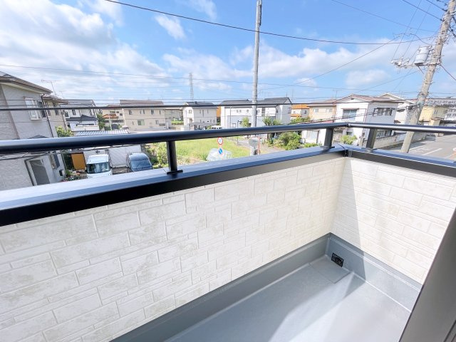 太田市第4鶴生田町　Livele Garden　全2棟のバルコニー