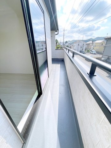 太田市第4鶴生田町　Livele Garden　全2棟のバルコニー