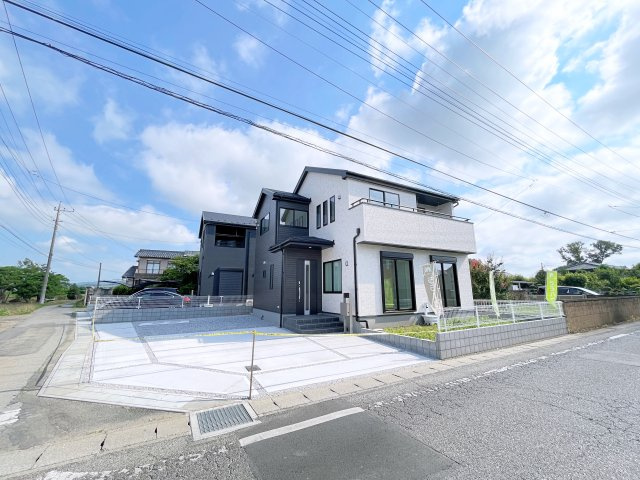 太田市第4鶴生田町　Livele Garden　全2棟の前面道路含む現地写真