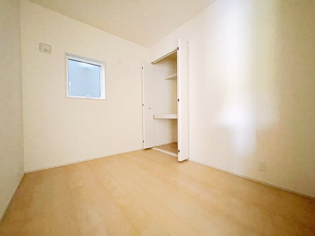 新築戸建・建売　熊谷市末広四丁目　熊谷東小・富士見中の洋室|光と風をしっかり取り込める2面採光の洋室！心地よい暮らしを実現できます！