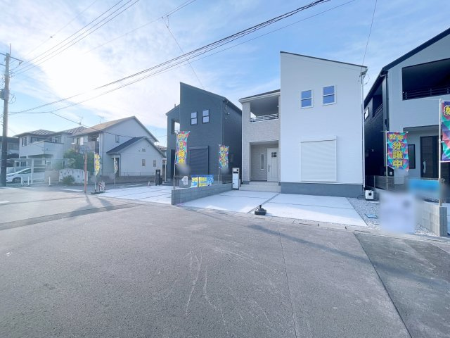 新築戸建・建売　熊谷市末広四丁目　熊谷東小・富士見中の前面道路含む現地写真|前面道路が6mと広いです！