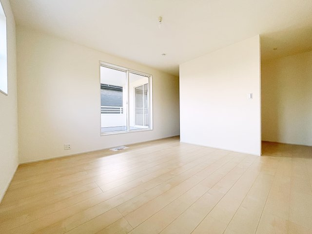 新築戸建・建売　熊谷市末広四丁目　熊谷東小・富士見中の洋室|光と風をしっかり取り込める2面採光の洋室！心地よい暮らしを実現できます！