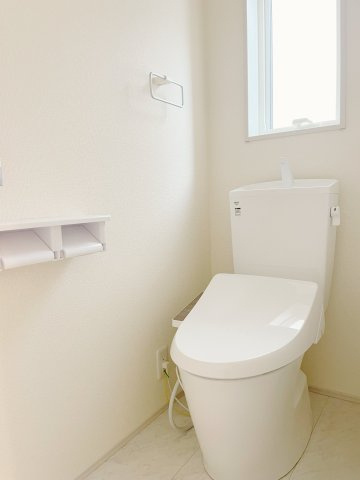 新築戸建・建売　行田持田4丁目　Livele Garden　全1棟の浴室|平屋なのに２か所のトイレ付！ゲスト用と使い分けも可能なのが嬉しいポイントですね♪