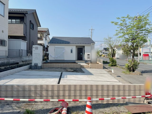 新築戸建・建売　行田持田4丁目　Livele Garden　全1棟の駐車場